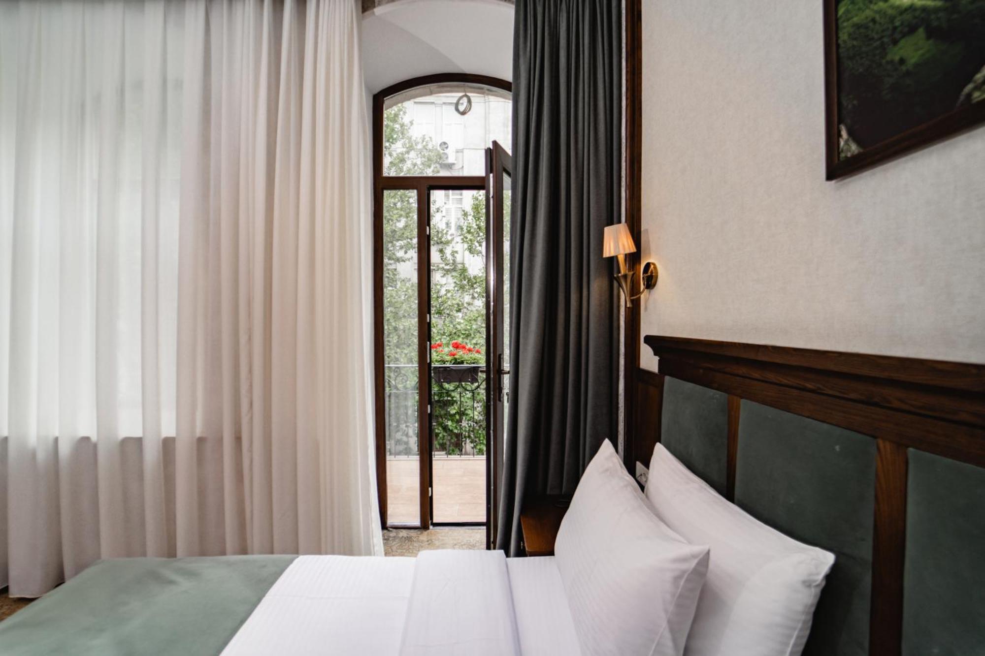 Midway Baku Hotel Eksteriør bilde