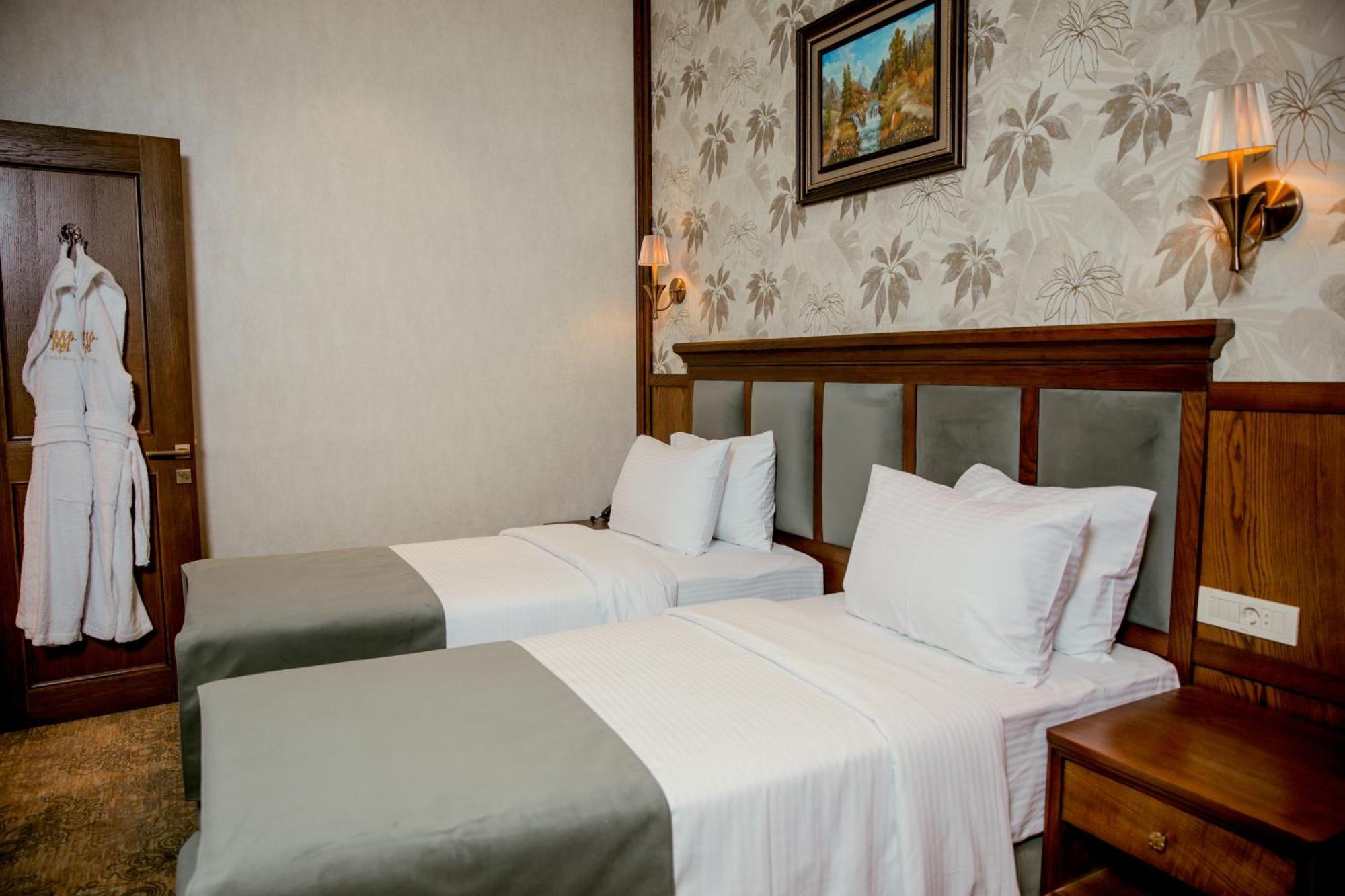 Midway Baku Hotel Eksteriør bilde