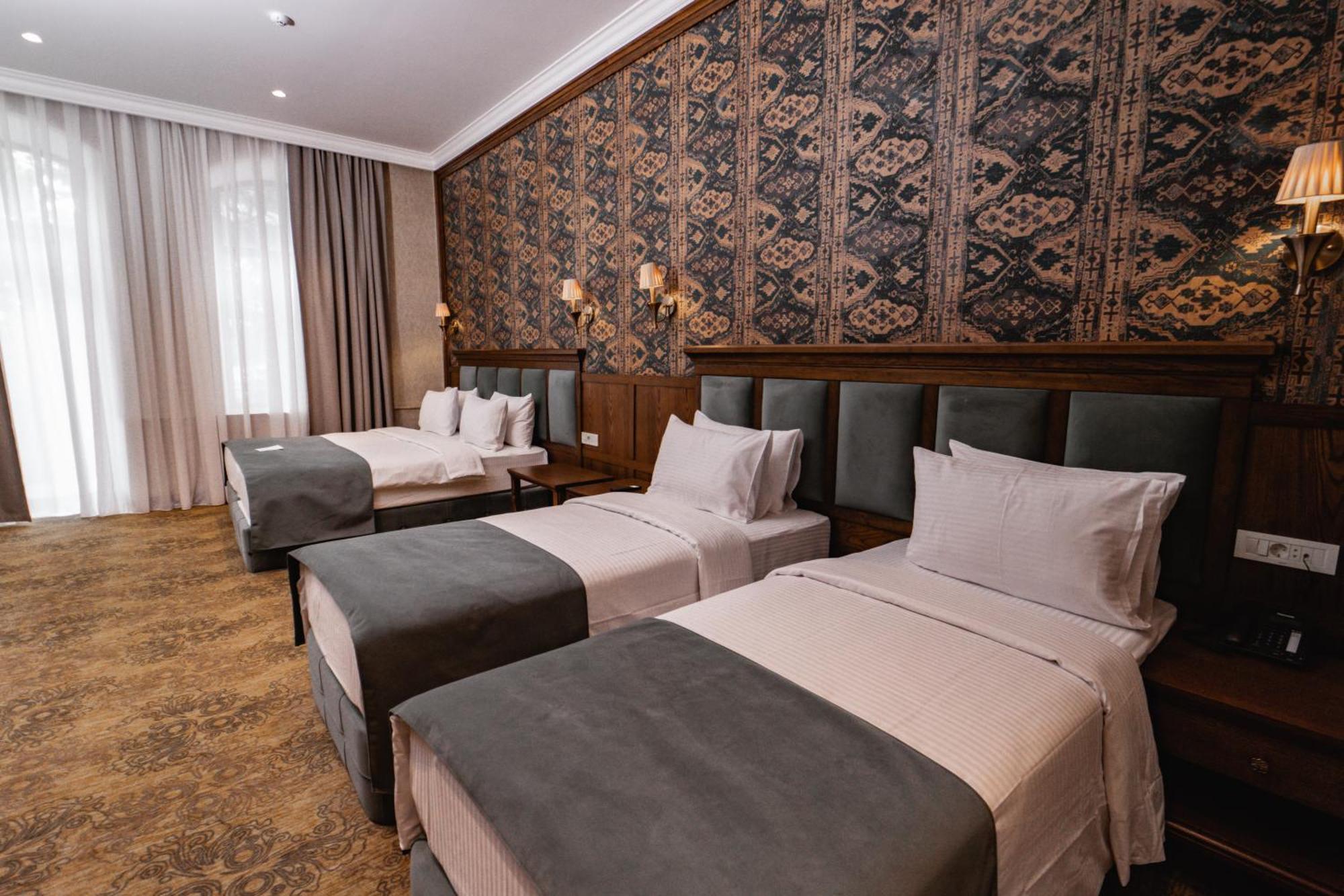 Midway Baku Hotel Eksteriør bilde